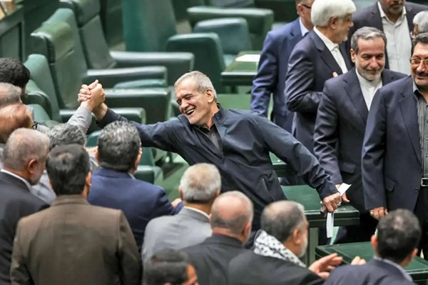 طعنه سیر به پیاز